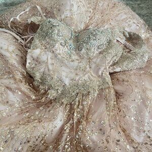 worn 2 , xl fits like M, smells good, clean, i weigh 128 fits good!